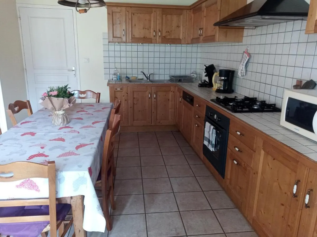 Chantacalme Montboissier  Holiday home Montboissier (Puy-de-Dome)
